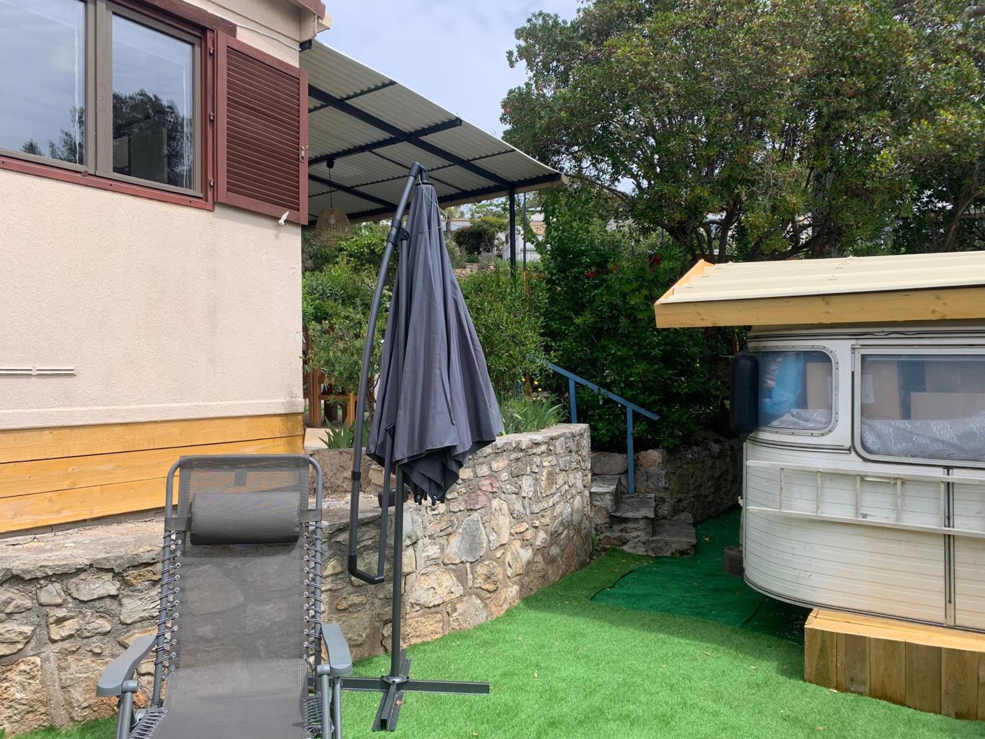 Camping Mobile Dans Un Coin De Paradis
