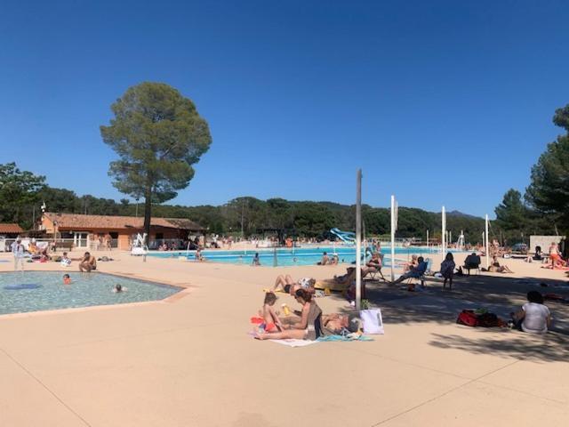 Mobile Dans Un Coin De Paradis