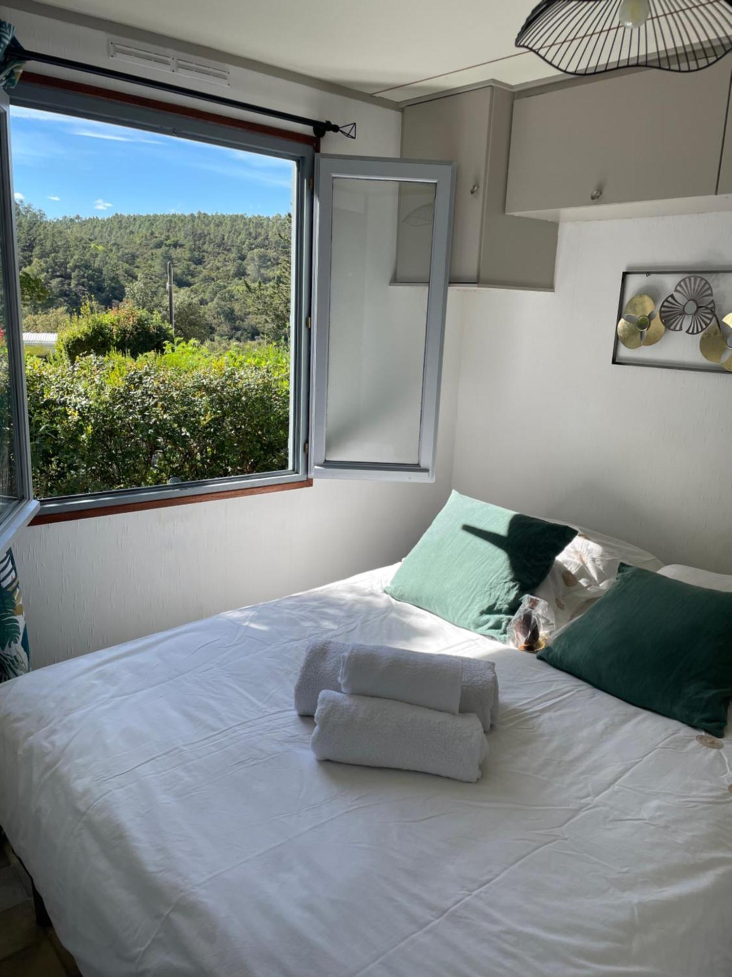 Mobile Dans Un Coin De Paradis Camping Fréjus